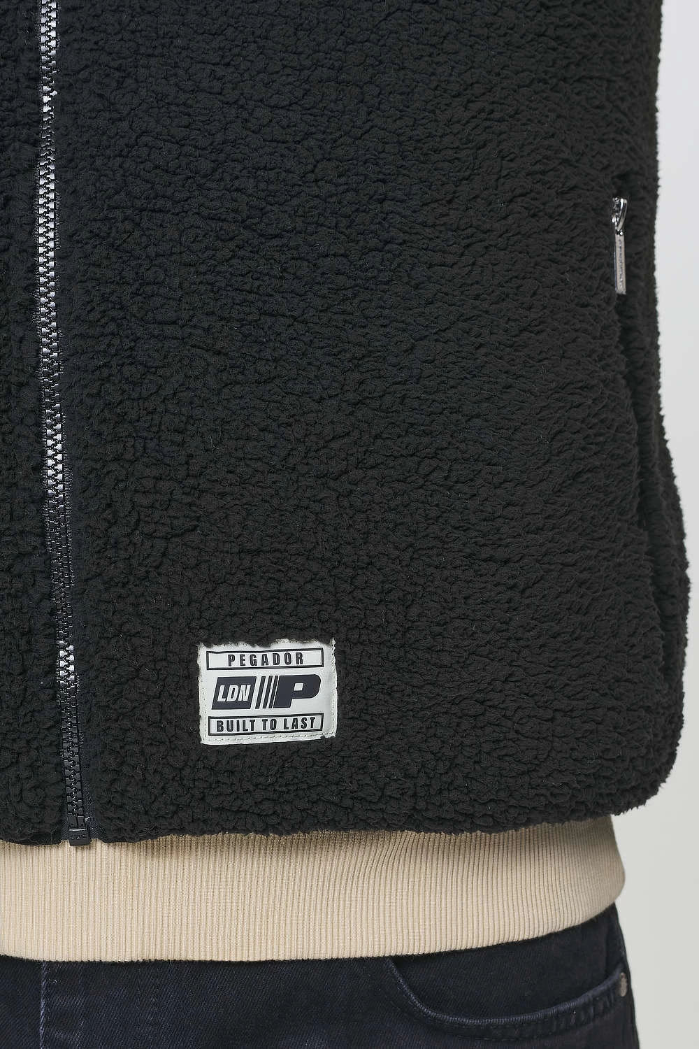 Orae Teddy Vest Onyx Black 8 Orae Teddy Vest Onyx Black - Image 6