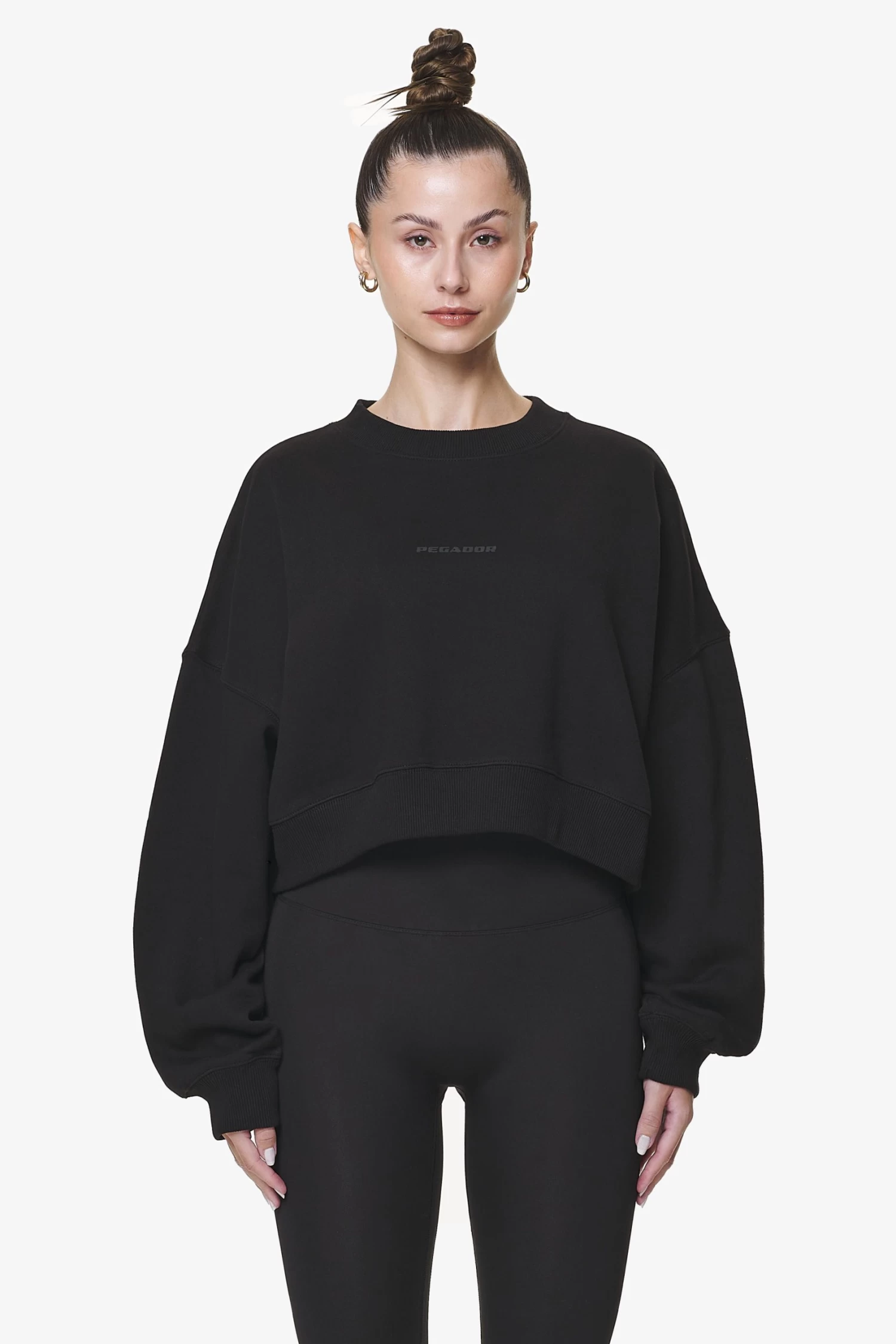 Londa Cropped Oversized Sweater Black Gum 3 Londa Cropped Oversized Sweater Black Gum