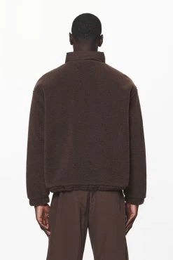 Fierro Teddy Halfzip Sweater Oak Brown 12 Fierro Teddy Halfzip Sweater Oak Brown -Pegador® PGDR DO NOT DISTURB E COMMERCE DAY 260501