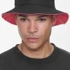 Juan Reversible Bucket Hat Black Strawberry 1 Juan Reversible Bucket Hat Black Strawberry -Pegador® PGDR LAST MINUTE E COMMERCE43881 d4d01d40 efbf 44f0 9ab6 c82ca027807b