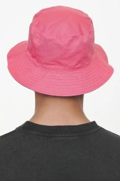 Juan Reversible Bucket Hat Black Strawberry -Pegador® PGDR LAST MINUTE E COMMERCE43886