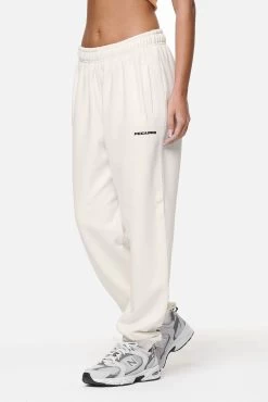 Villa High Waisted Sweat Pants Washed Coconut Milk Black Gum