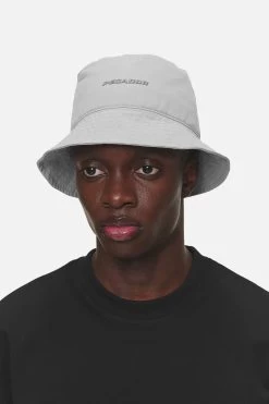 Logo Nylon Bucket Hat Cool Grey -Pegador® PGDR NEVER TOO LATE ECOMMERCE MALE CAPS20 2d63e2cf f57e 4142 88d5 a1d47f361977