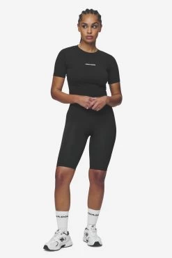 Ines Cropped Baby Tee Black White Gum -Pegador® PGDR Next Wave E COMMERCE WMNS DAY 144550