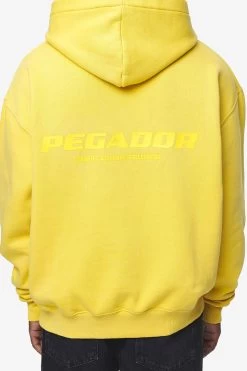 Colne Logo Oversized Hoodie Vintage Washed Solar Yellow Gum -Pegador® detail PGDR BLACKFRIDAY 2023 MENS19586