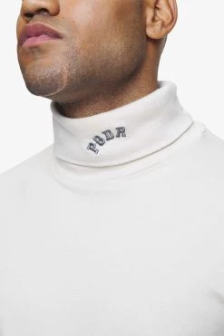 Bute Turtle Neck Longsleeve Vintage Washed Angels Cream -Pegador® detail PGDR BLACKFRIDAY 2023 MENS20200